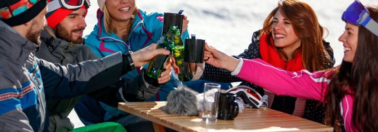 Friends enjoying Après-Ski.